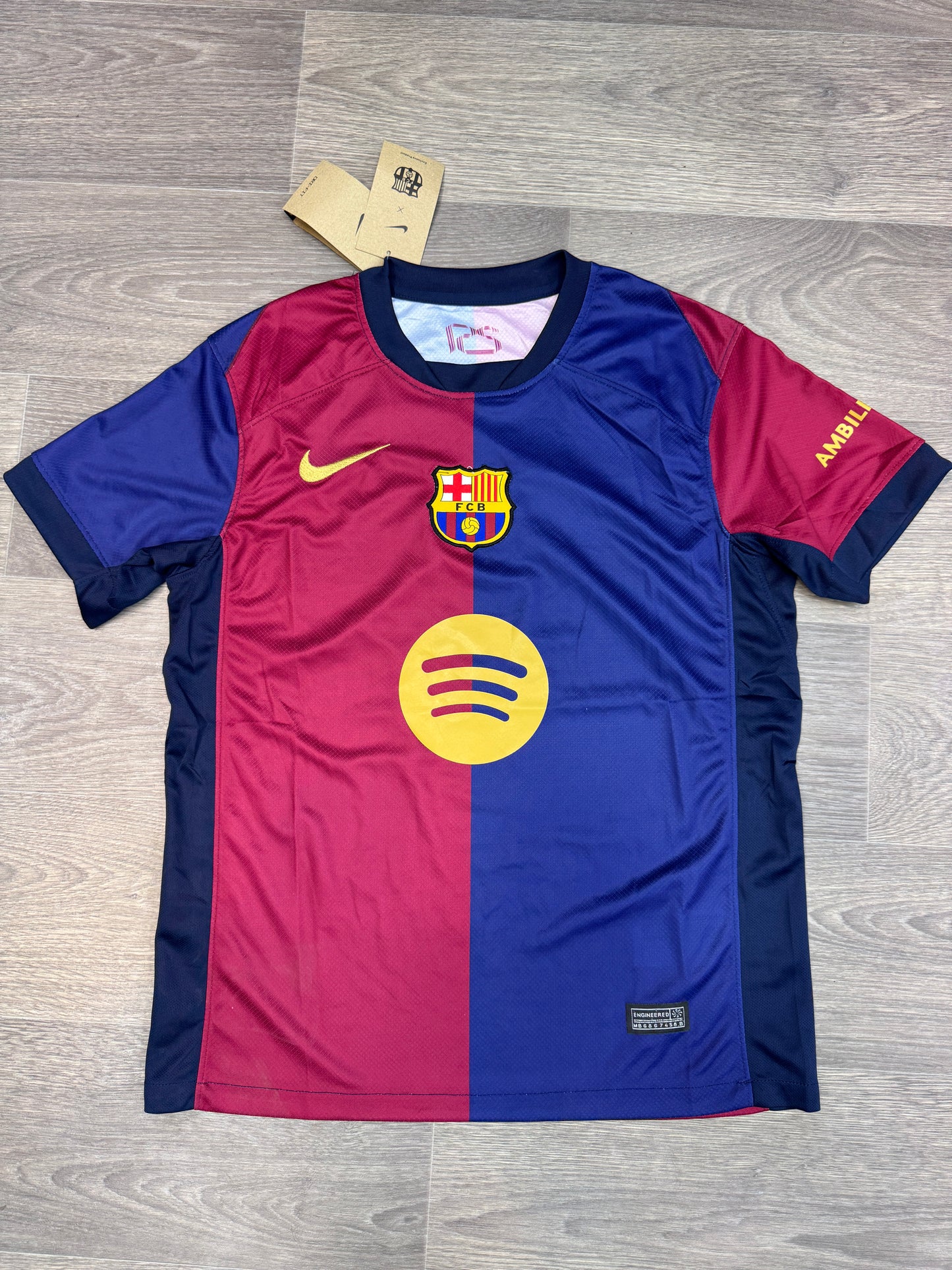 T-SHIRT CLUB FOOT 2025 FCBARCELONE ( QUALITÉ SUPÉRIEUR ) Made in Vietnam