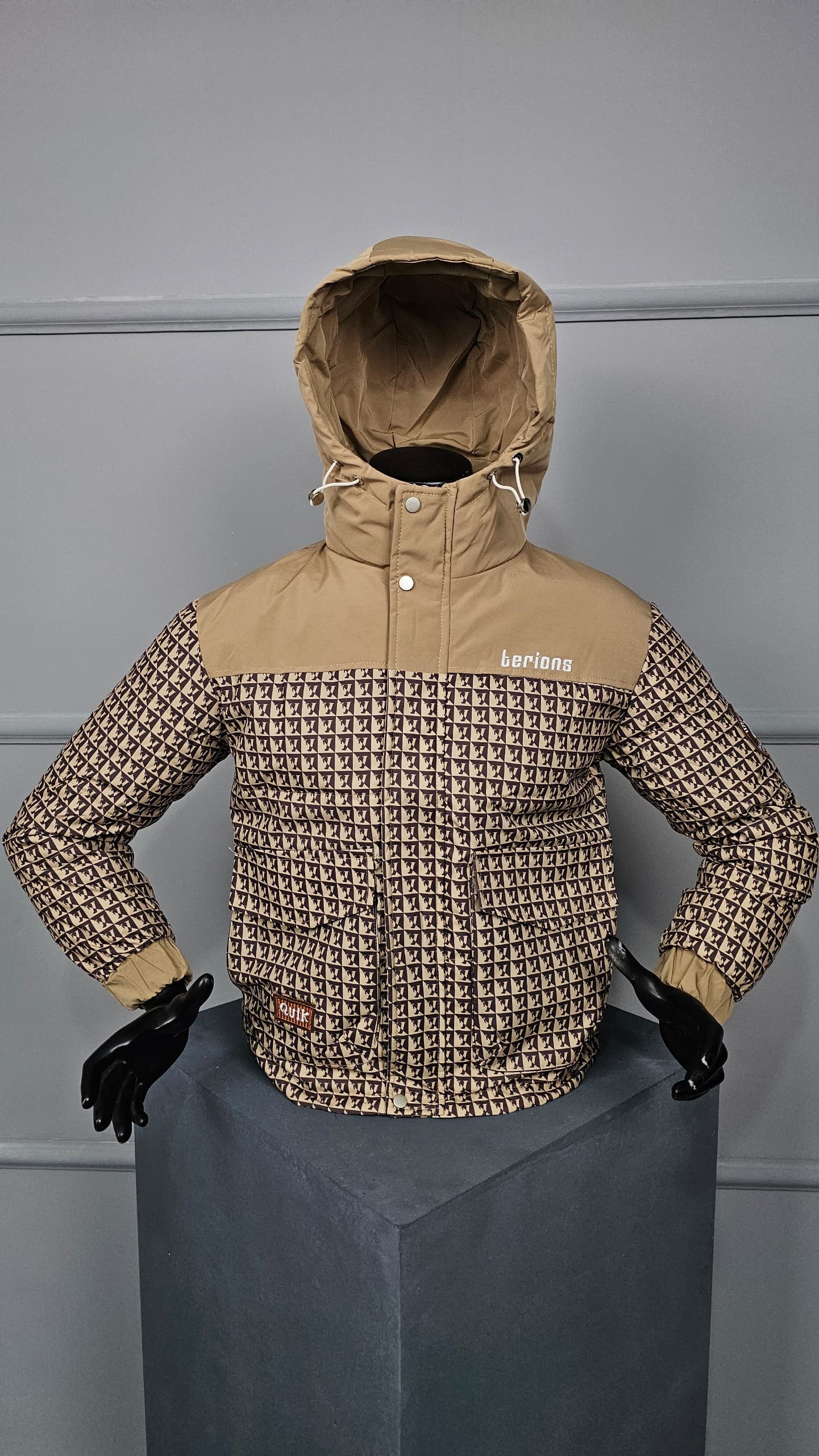 Veste doudoune bombers matelassé motif imprimé ( capuche adjustable )